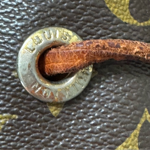 LOUIS VUITTON Vintage Monogram Logo Montsouris Backpack - Picture 12 of 16